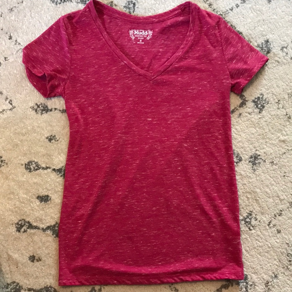 V-neck t-shirt
